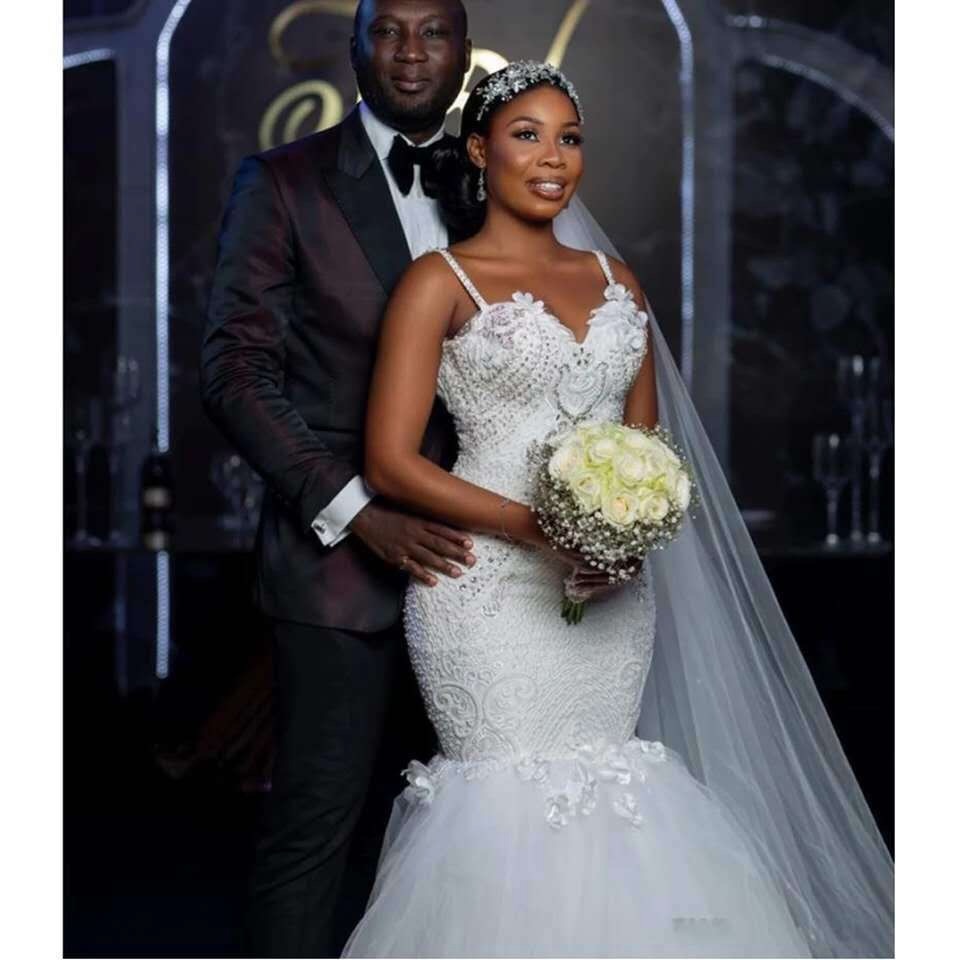 mermaid-wedding-gown-spaghetti-strap-tulle-fishtail